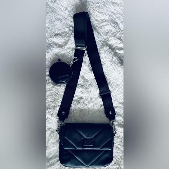 Steve Madden Handbags - Steve Madden Black Quilted Crossbody Bag with Coin Pouch